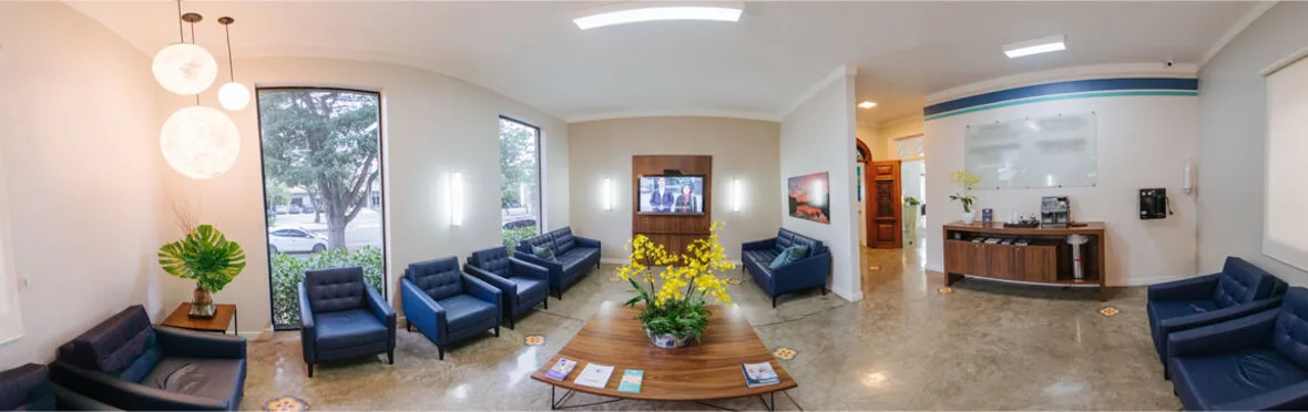 Recepção e sala de espera da Clínica COV